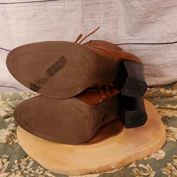 Top Moda booties. Lace up zip sides 3" heel - Picture 7 of 8